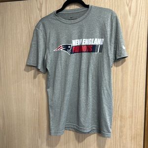 men’s medium new england patriots shirt